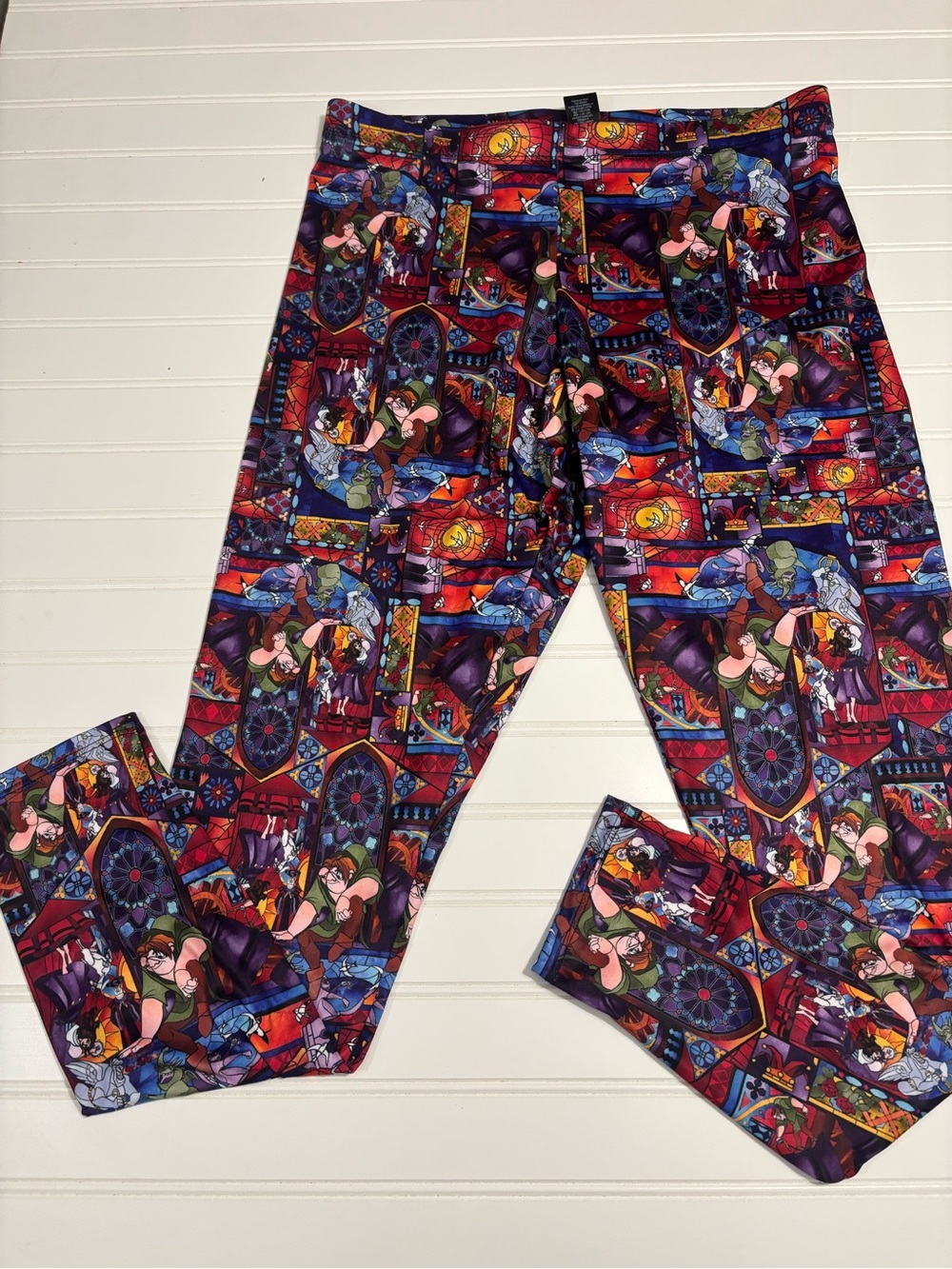Disney Hunchback of Notre Dame Stained Glass Leggings Women’s L Quasimodo